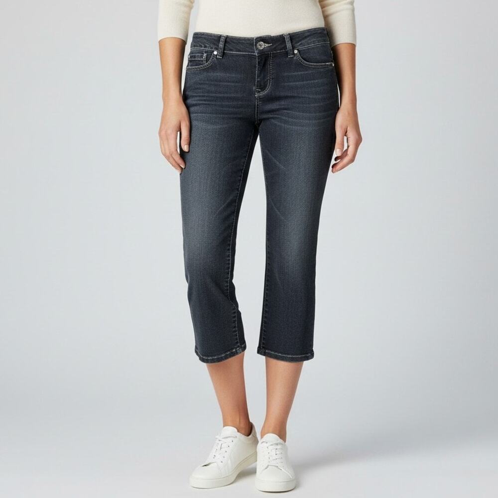Maurices Womens M Capri Jeans Super Soft Denim Embroidered Pockets Cropped 32x21